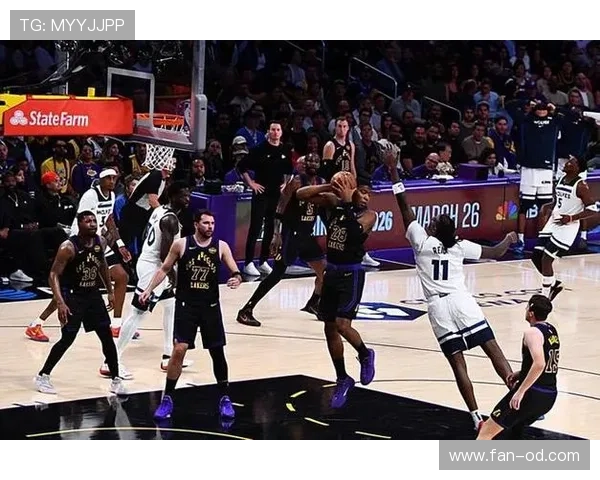 勒布朗挡拆制造错位提升团队效率领先东部顶尖锋线