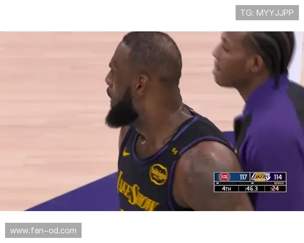 戴维斯挡拆频频拉开防线，推动湖人内线效率明显提升